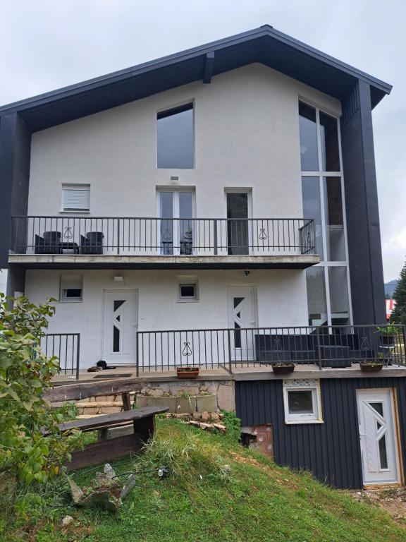 Villa JELENA - Guest House Nela - B&B Žabljak