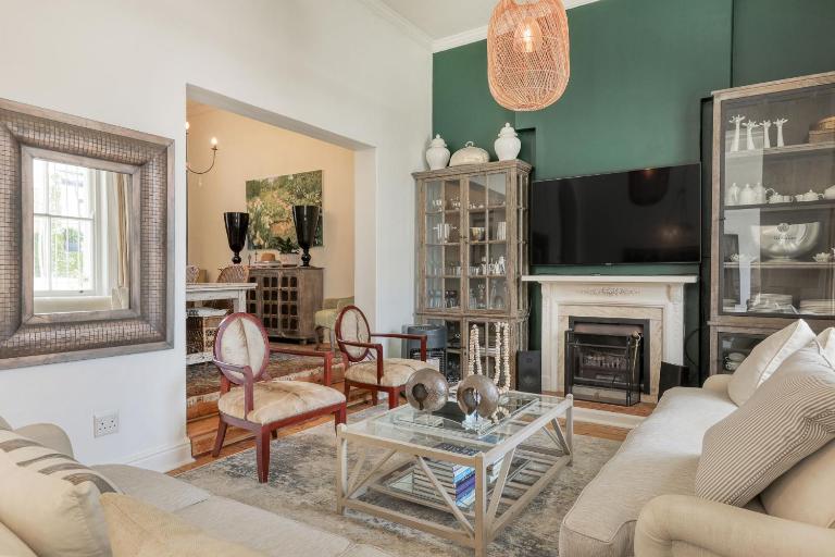 Backup-Powered Victorian House at GreenPoint Park - Ferienwohnung Kapstadt