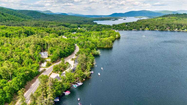 Waterfront 2 bedroom at squam (Suite 11) - Bed and Breakfast Holderness