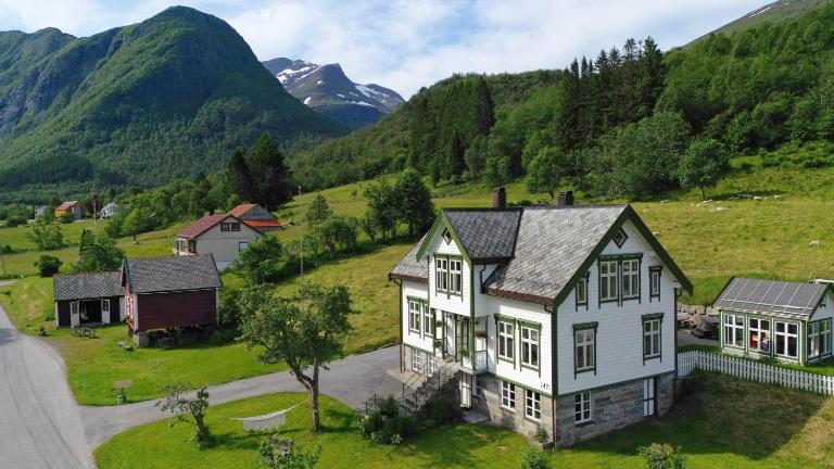 Monshaugen Home - Privat Retreat - Bed and Breakfast Sykkylven