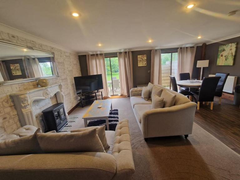 Harvest 8 Lodge - Yellowtop Country Park - Hot Tub - Yorkshire - B&B York