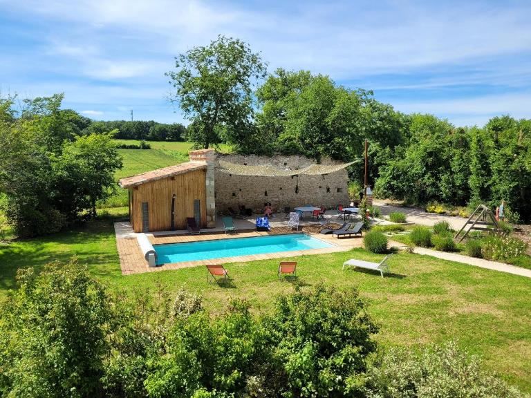 Gîte campagne famille 15 pers Piscine chauffée Jeux enfants Pétanque - B&B Saint-Sauvy