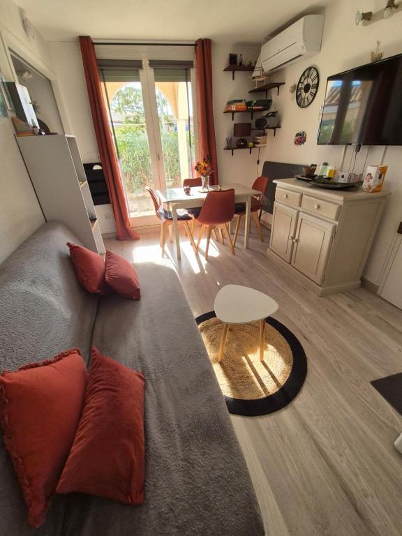 Havre de paix appart climatisé,piscine,wifi - B&B Le Barcarès