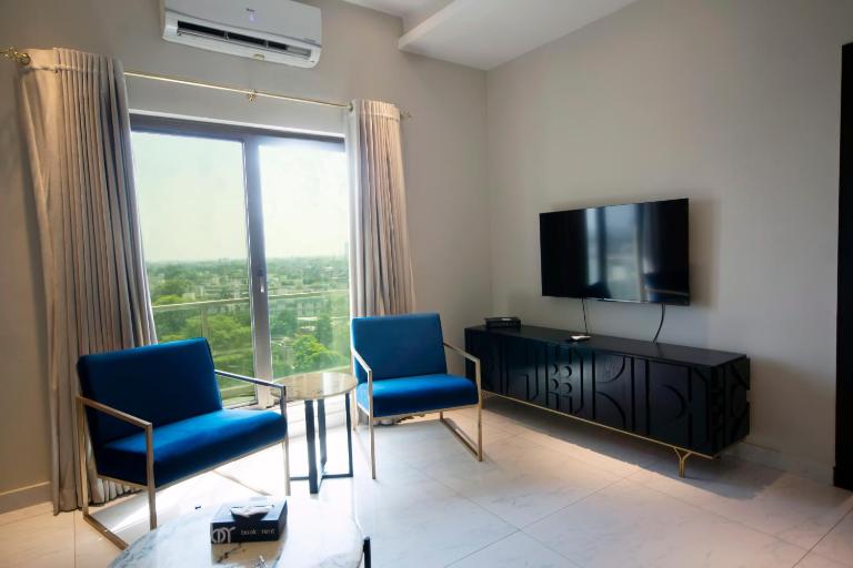 1 Bedroom Apartment in The Opus Luxury Residences, Gulberg - Ferienwohnung Lahore