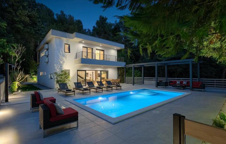 Villa Stribor near Medulin for 8 people with private pool - only 1 km from the beach - B&B Banjole