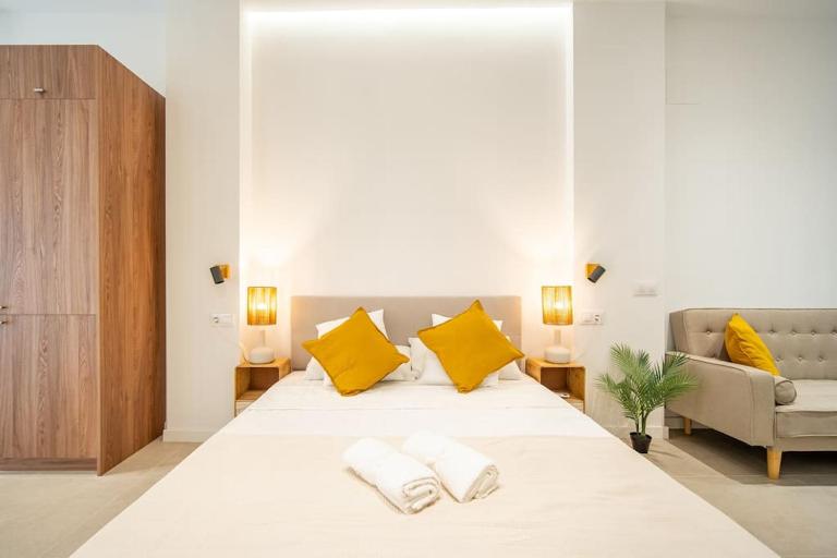 VLC HOST- Islas Canarias - B&B Valencia