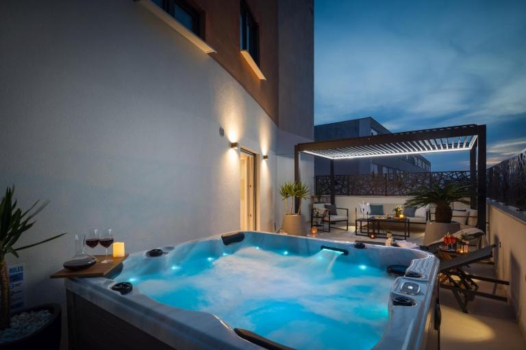 Luxury Apartment Silvery in Split center with jacuzzi, sauna and parking - Chambres d'hôtes Split