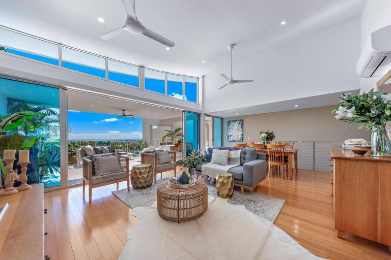 Large, Luxurious Townhouse Stunning Oceanviews - Ferienwohnung Airlie Beach