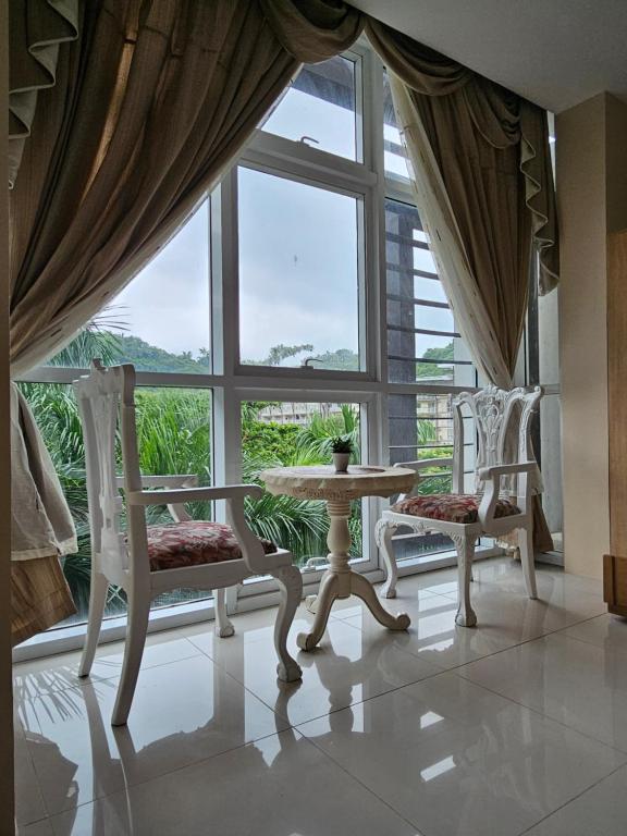 Myna Lagoon Pico de Loro - B&B Nasugbu