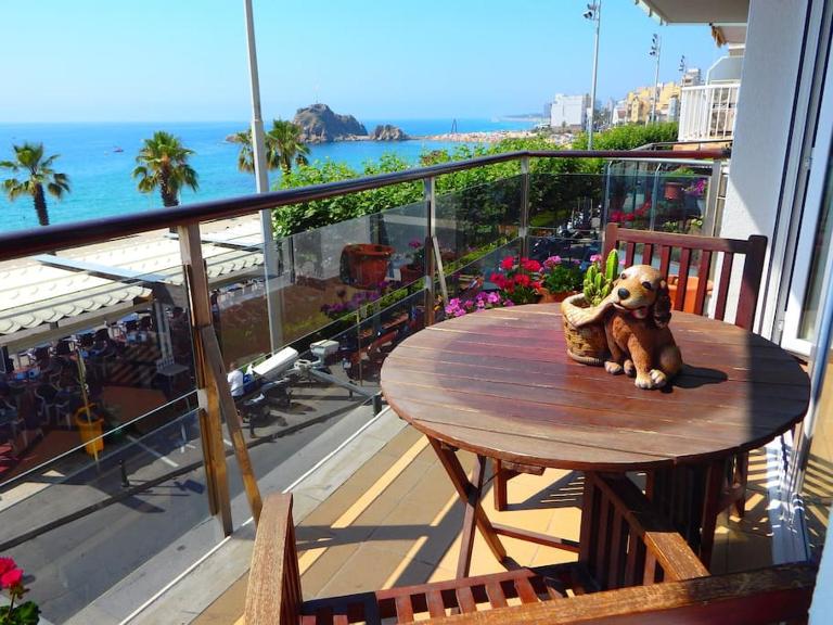 Lola Apartment Sea Front view in Downtown Blanes - Ferienwohnung Blanes