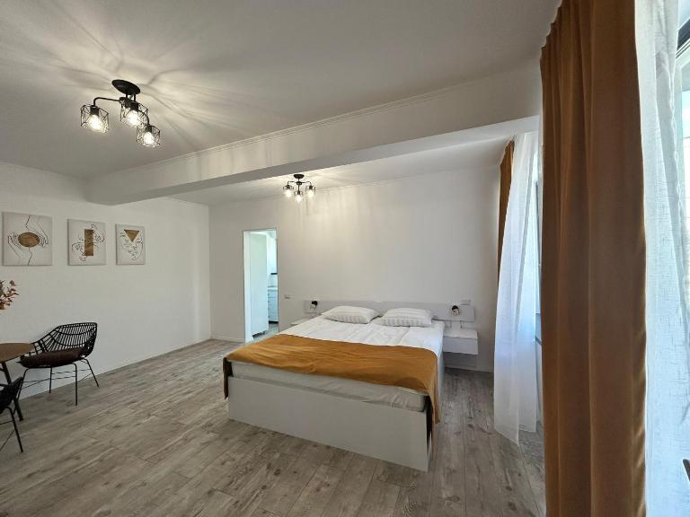Axon Apartments - Ferienwohnung Großwardein