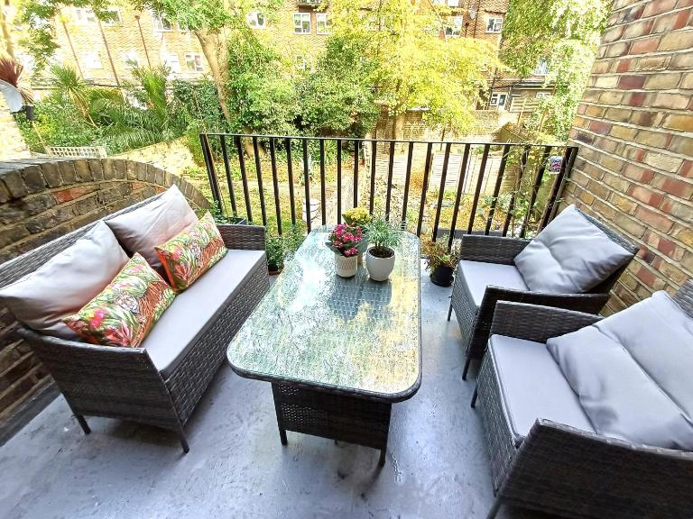Olympia Terrace - Ferienwohnung London