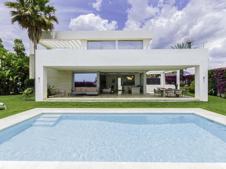Fantástica Villa moderna en Rio Real - Bed and Breakfast Marbella
