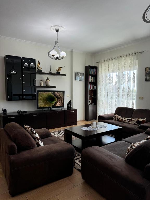 Spacious & Cozy 2BR Family Apt in Tirana - Bed and Breakfast Tirana