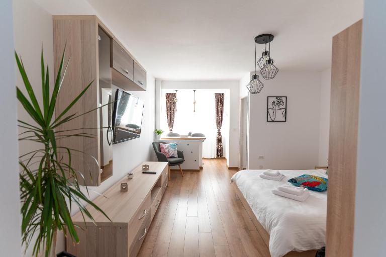 Ten House - B&B Piteşti