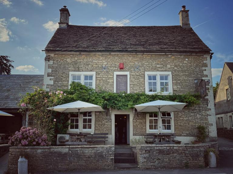 Neeld Arms - Chambres d'hôtes Grittleton