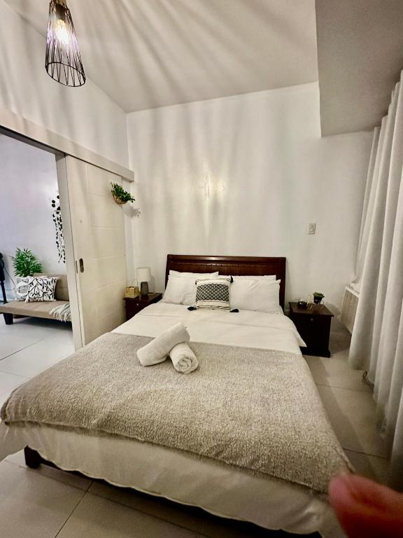 One bedroom Apartment with Netflix at Greenbelt Makati - B&B Manila