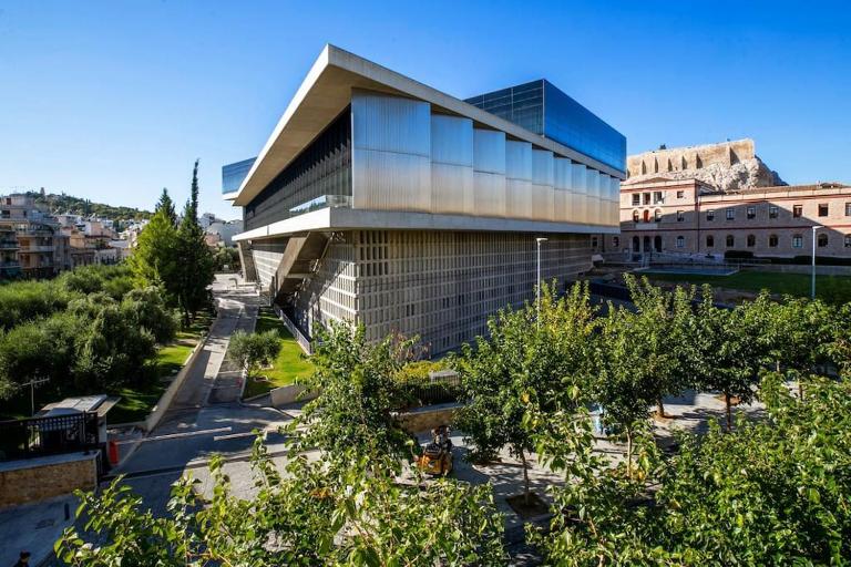 Modern Apt opposite the Acropolis Museum - B&B Atenas