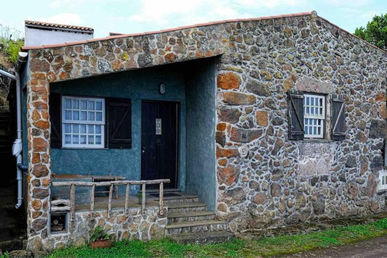 Mountain Cottage Graciosa Azores - B&B Almas