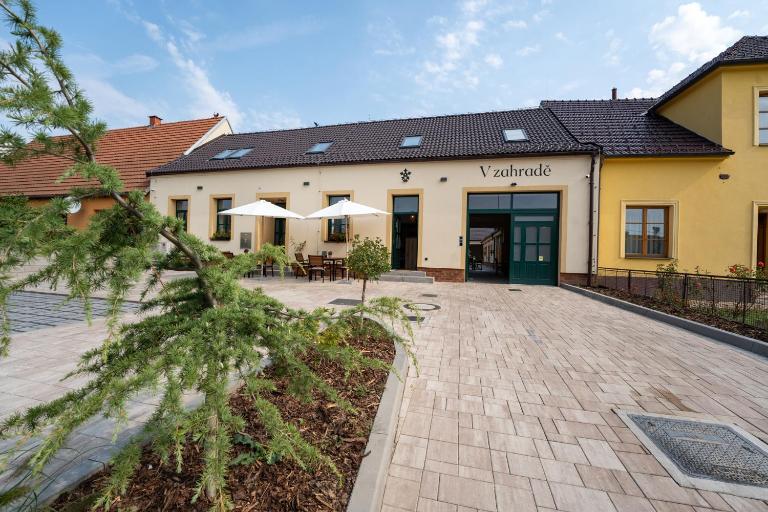 Apartmány V zahradě - B&B Troubsko