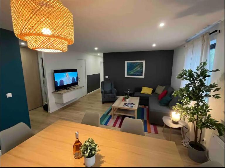 A1 neuf 2023 - ORLY - PARIS EXPO - 5 chambres - 16 couchages - B&B Antony