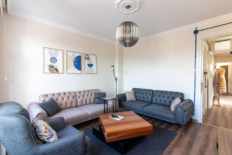 Soft and Historic 3BR Home w Iconic Haydarpasa View - B&B Istanbul