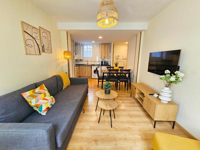 Apartamentos Escarrilla Suites 3000 - B&B Escarrilla