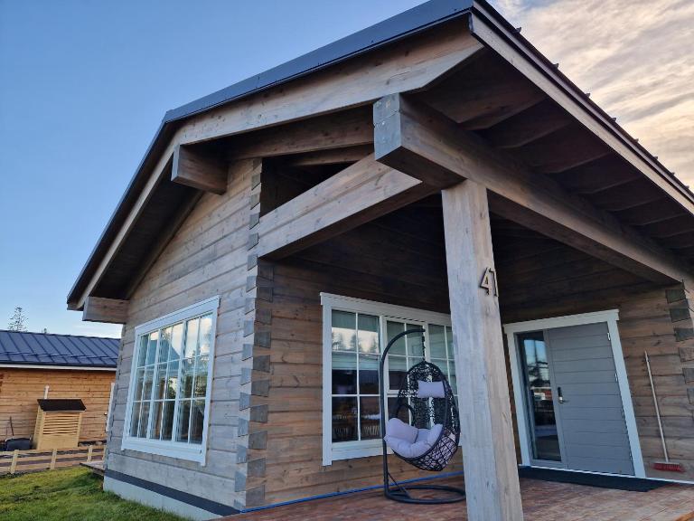 ArcticStay Timmerstugan - Authentic Log Cabin in Gällivare - Chambres d'hôtes Gällivare