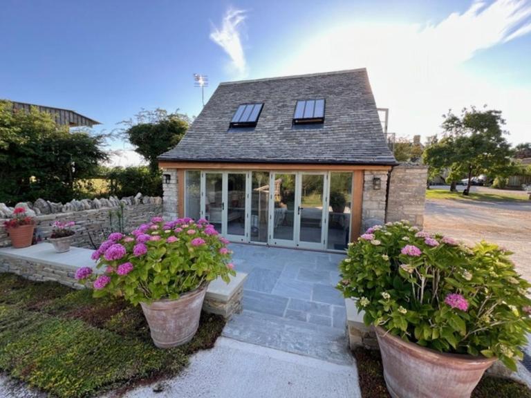 Idyllic secluded hideaway with countryside views on the edge of the Cotswolds - B&B Hailey