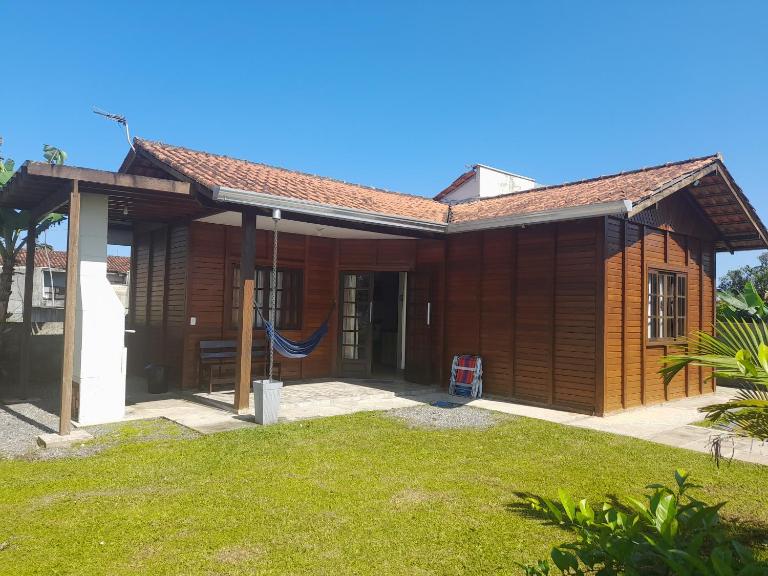 Casa Colonial em Guaratuba, próximo a praia - B&B Guaratuba