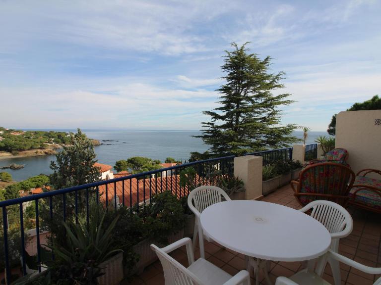 Apartamento luminoso con gran terraza y parking - ES-228-167 - Chambres d'hôtes Llançà