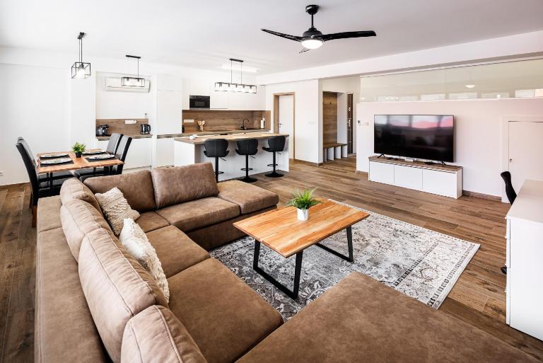 City Center Gallery Apartment - Ferienwohnung Piešťany