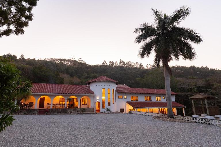 Villa Colinas at Serenity Hills - B&B Margate