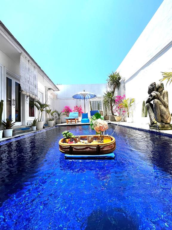 3 BR Villa near the sea with private pool in Canggu - Ferienwohnung Canggu