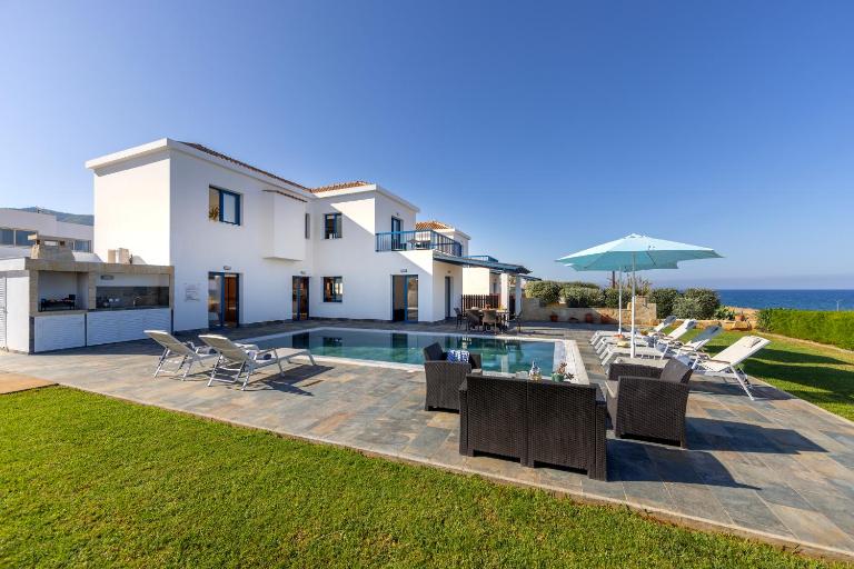 Diana Seaside Villas - B&B Pomos
