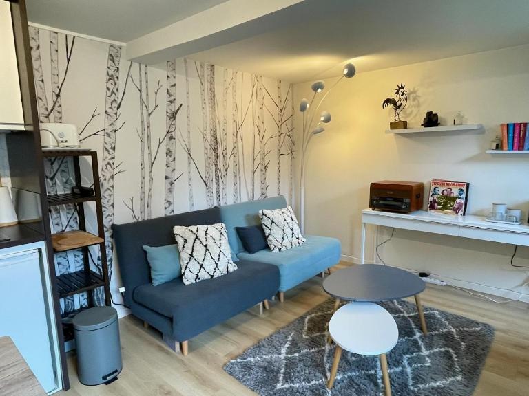 Maisonnette dans jardin partagé - B&B Colombes