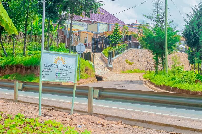 CLEMENT MOTEL - B&B Rutsiro