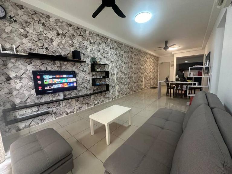 Puchong Condo Free WiFi & Netflix - Bed and Breakfast Puchong Batu Dua Belas