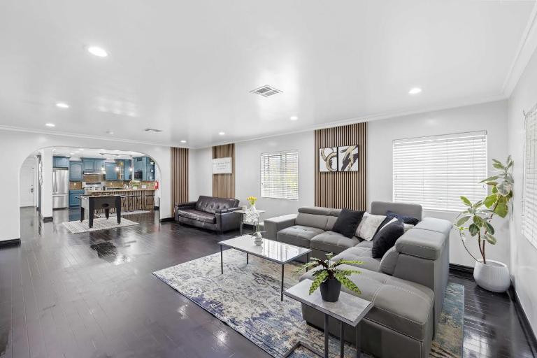 Central Location Family Size Home - B&B Temple City