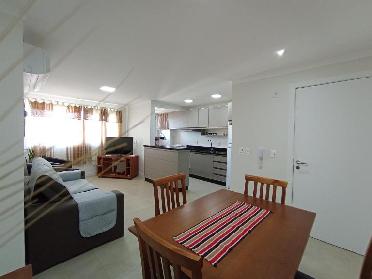 Apartamento Central, com ar condicionado sala e quartos, completo e aconchegante - B&B Torres