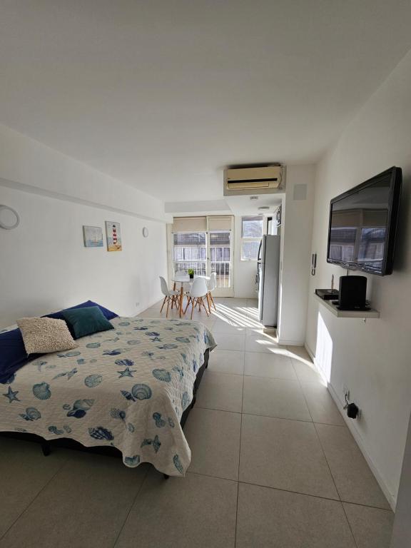 PLAYAMAR Centro Provincial Vista lateral al mar Divino! - B&B Mar del Plata