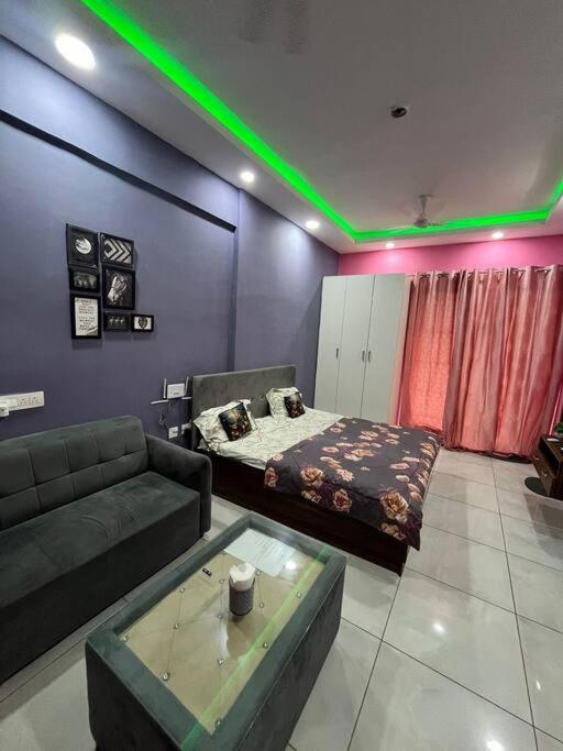 Royal Orbit studio - B&B Noida