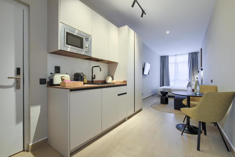 Dobo Madrid Murillo - B&B Madrid