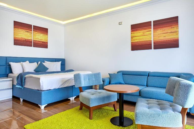 Studio Glamorous White Tower Mamaia Nord - Chambres d'hôtes Mamaia