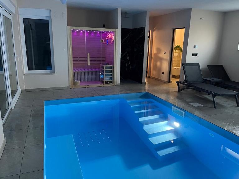 Villa Granea with indoor heated pool and sauna - Ferienwohnung Sveti Martin na Muri