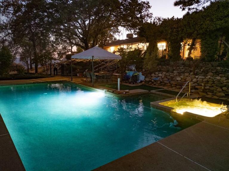 Yosemite Mountain Top Retreat Hilltop Manor Pool Spa - Ferienwohnung Mariposa