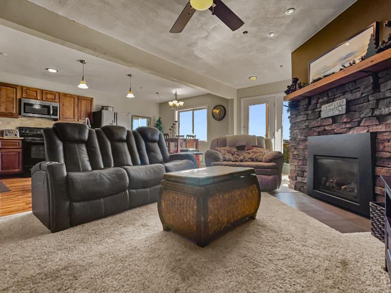 Summit205C Across From Village Sleep 10 VIEWS WiFi Fireplace - B&B Snowshoe