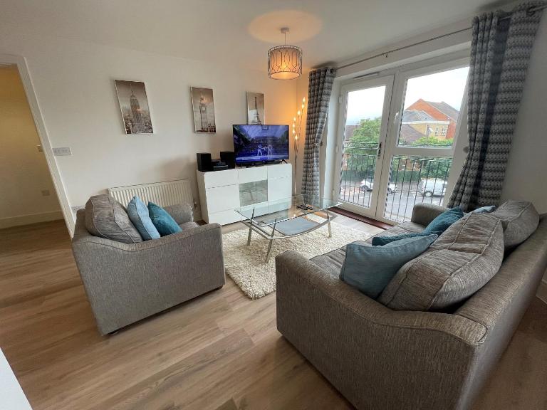 Two Bed Two Bath Apartments at Pavilions by Accommodation Windsor Ltd - Bed and Breakfast Windsor