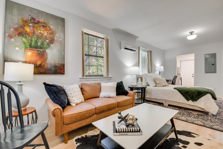 Private Porch! East ATL Stay Near Int’l Soccer - Ferienwohnung Atlanta