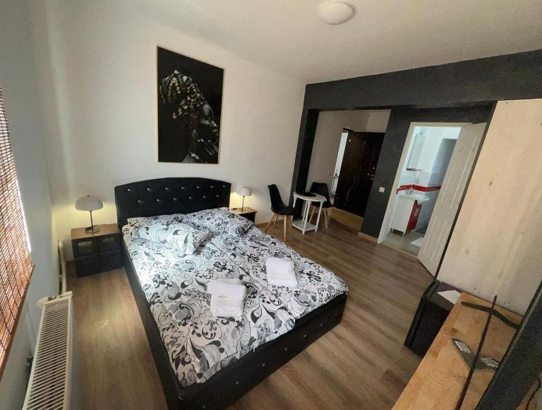 Little Bistro House - Ferienwohnung Neumarkt am Mieresch